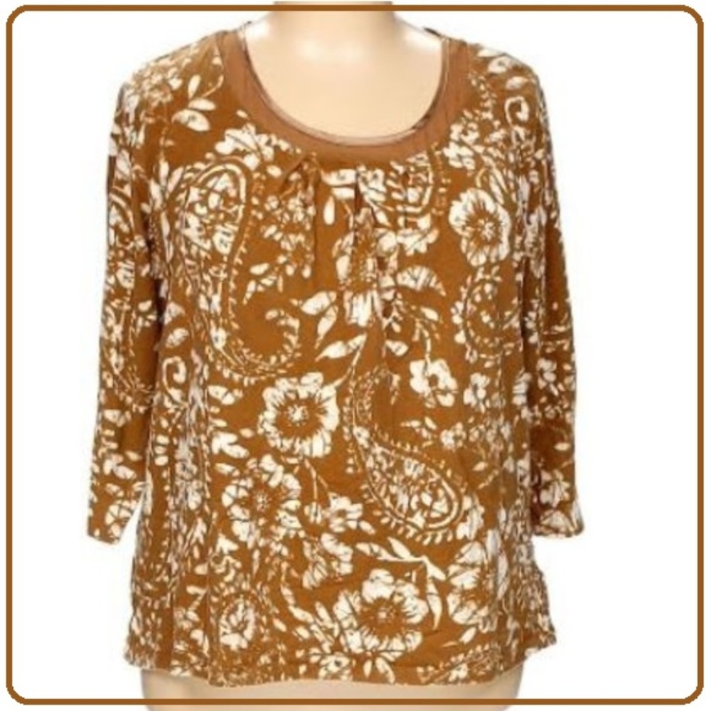 Saffron and White Three Quarter Sleeve Knit